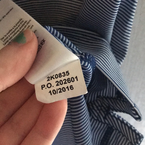 Vineyard Vines Women’s Striped Golf Shirt - Picture 8 of 8